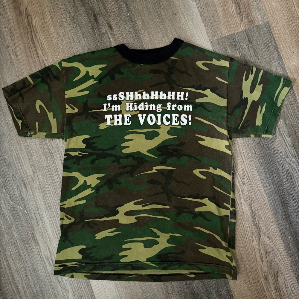 RARE VINTAGE SHH IM HIDING FROM THE VOICES T SHIRT